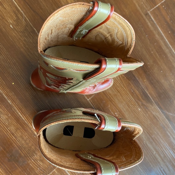 VINTAGE “Miss Capezio” Tan and Red Butterfly Cowboy Boots 🦋 - Picture 13 of 17